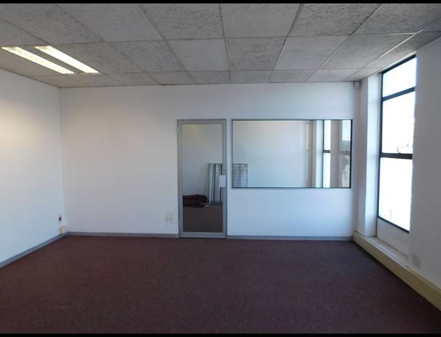 91M² OFFICE TO LET IN CRAIGHALL